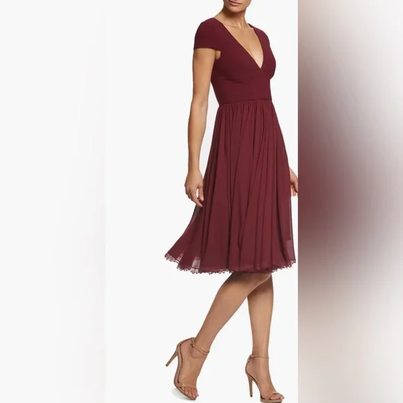 NWT Dress The Population Corey Chiffon Fit & Flare Dress in size Large in Wine - Picture 4 of 8